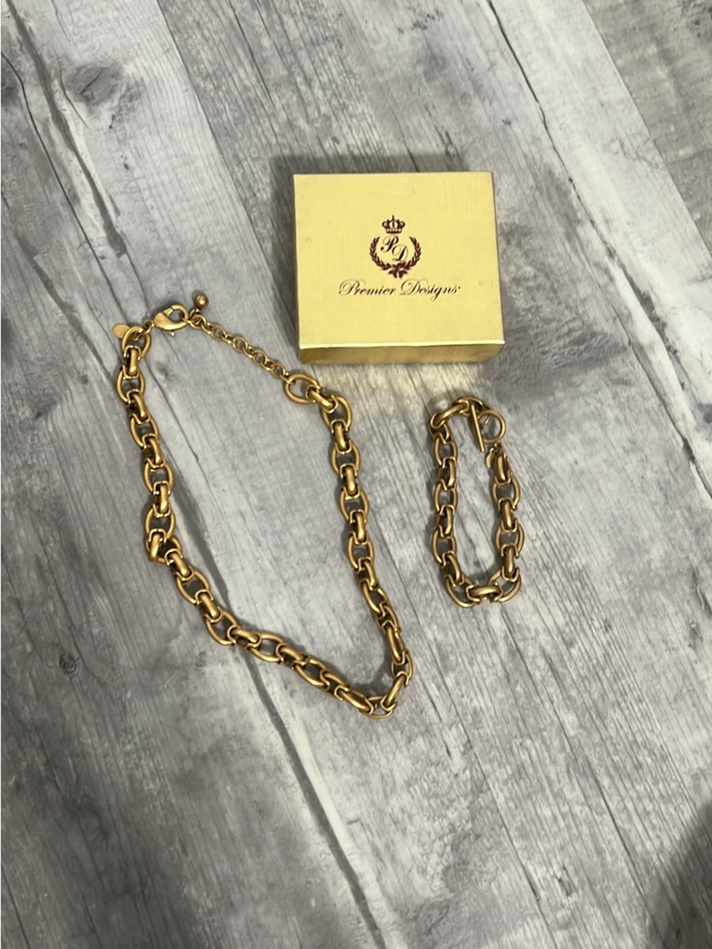 Premier Designs Gold Link Necklace and Bracelet Set Bronze Beauty
